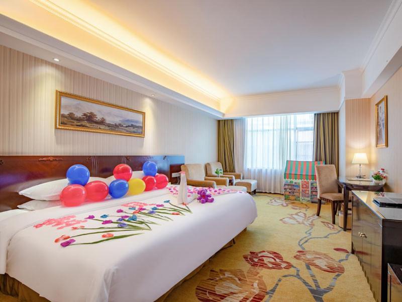 Vienna Hotel Baoan Liutang Xin'an  Luaran gambar